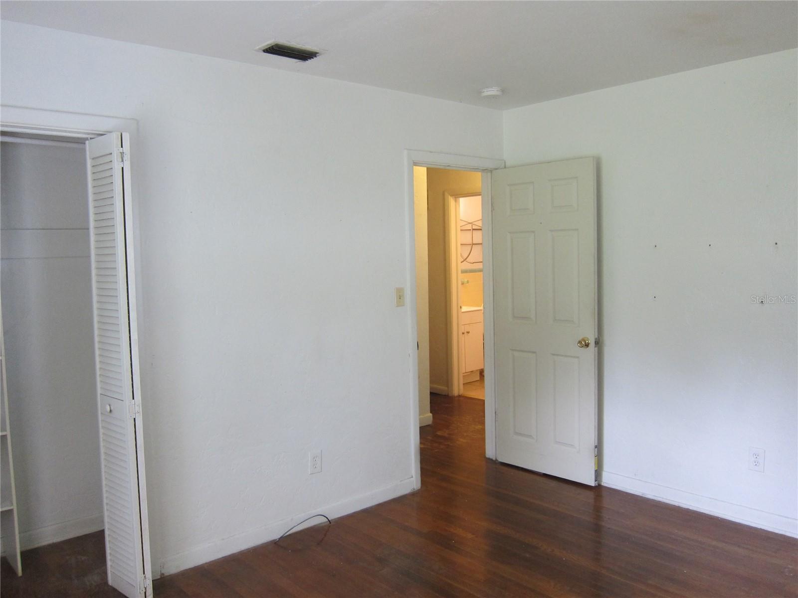 Image 18 of 19 For 380 27th Terrace