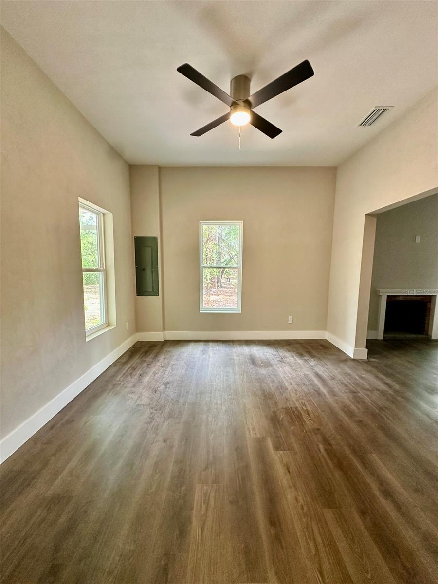 Image 19 of 34 For 13647 141st Drive