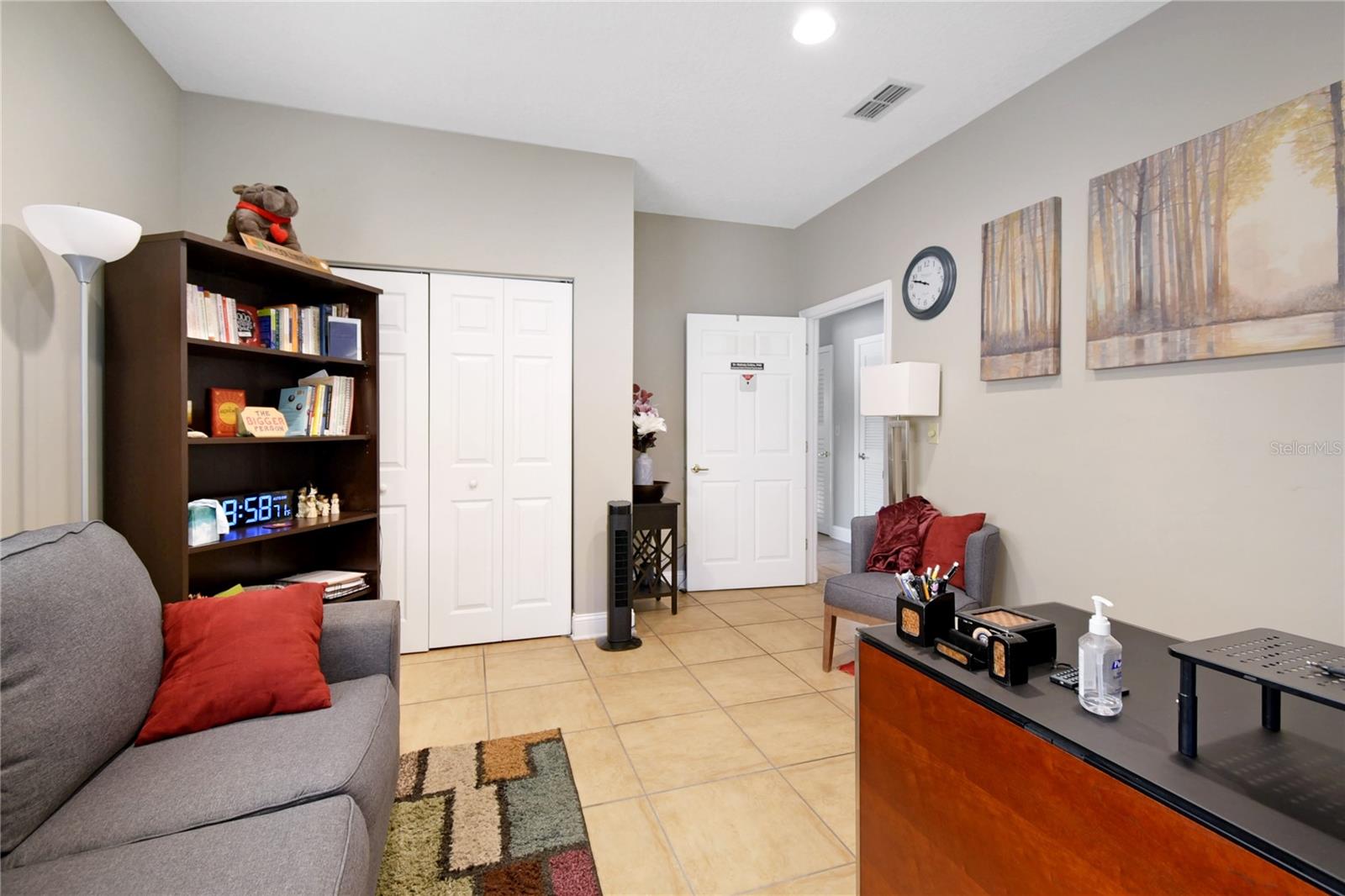 Image 10 of 25 For 1555 Kingsley Avenue 101-2