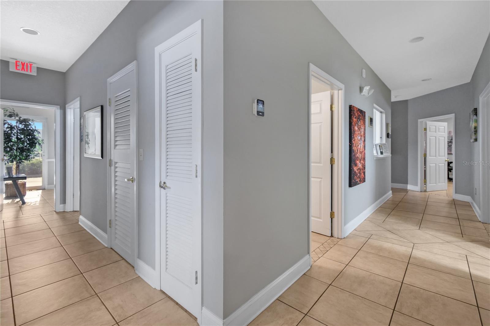 Image 12 of 25 For 1555 Kingsley Avenue 101-2