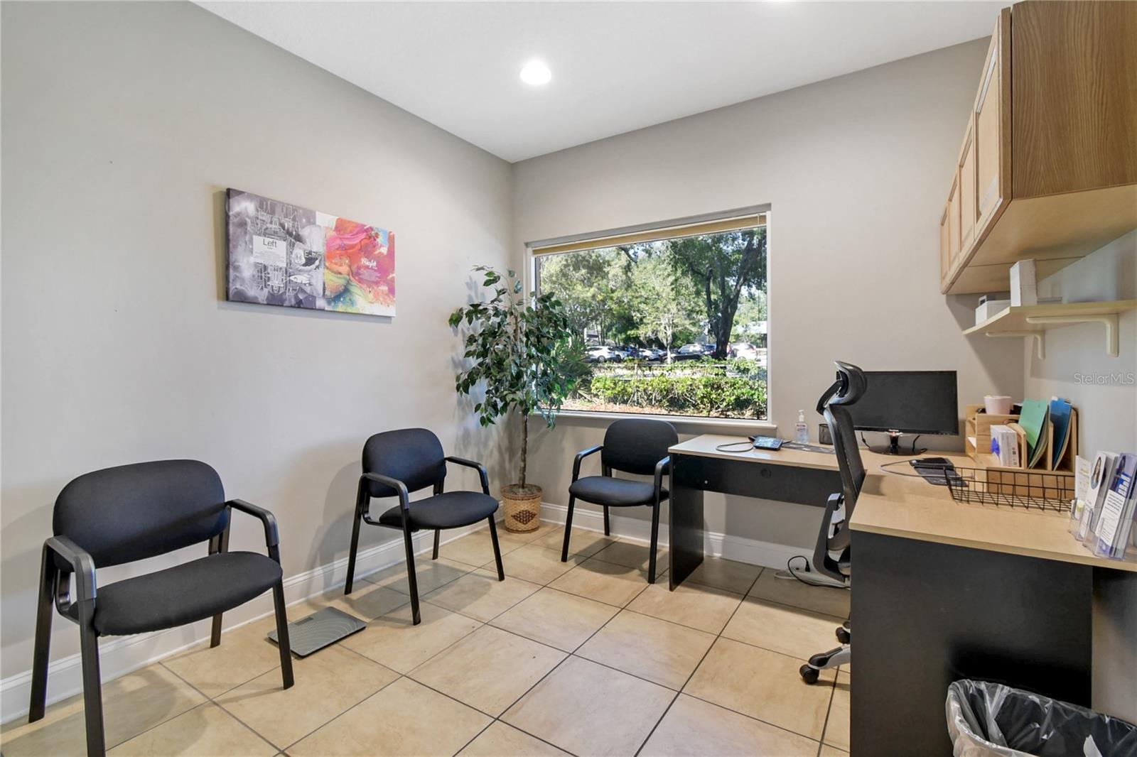 Image 15 of 25 For 1555 Kingsley Avenue 101-2