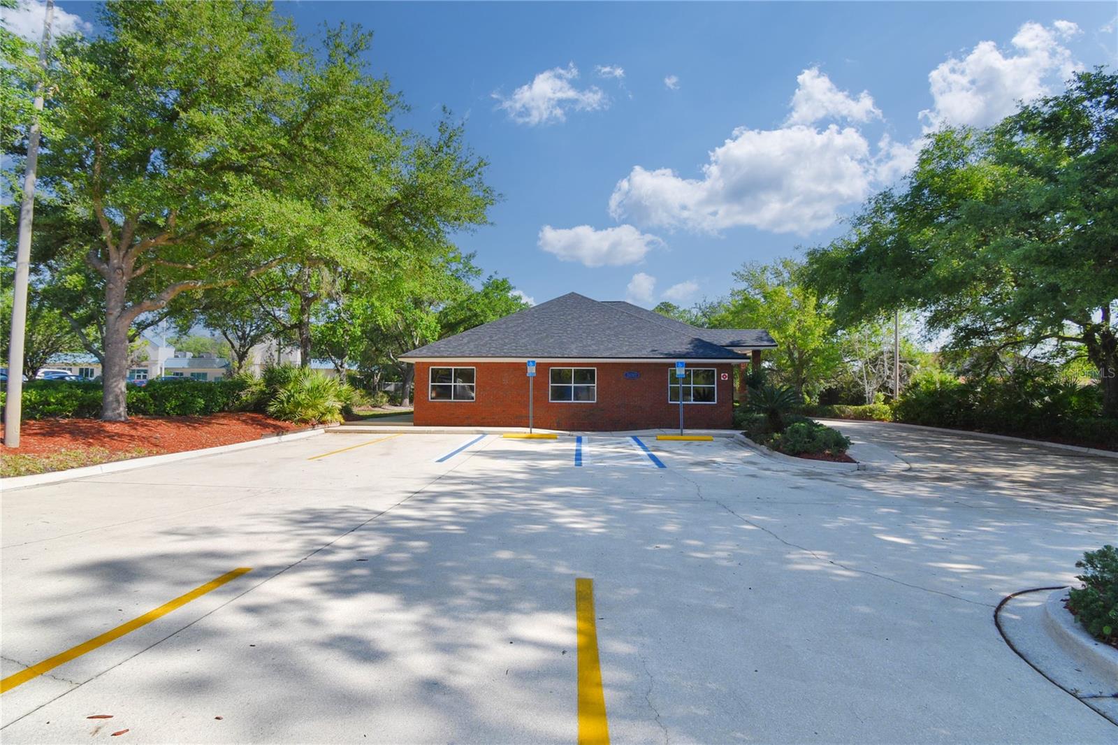 Image 4 of 25 For 1555 Kingsley Avenue 101-2