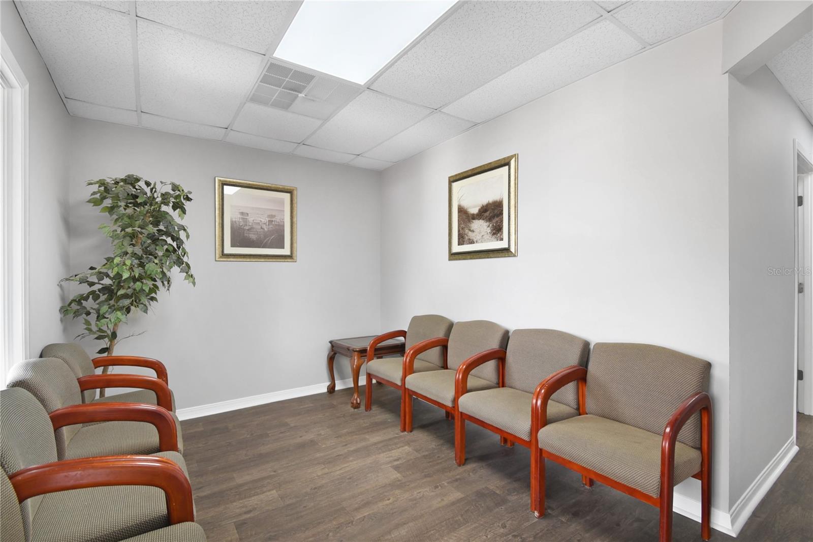 Image 2 of 18 For 1840 Dunn Avenue 5