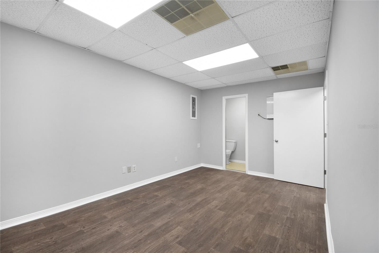 Image 6 of 18 For 1840 Dunn Avenue 5