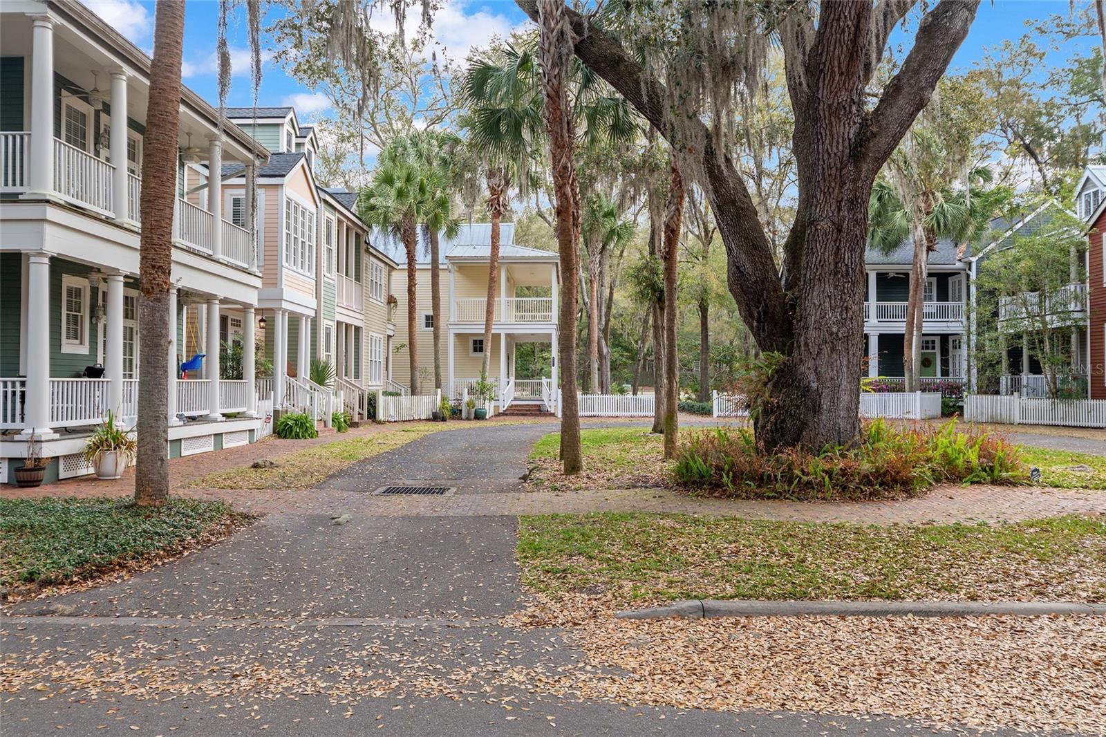 Image 4 of 67 For 4837 91st Drive