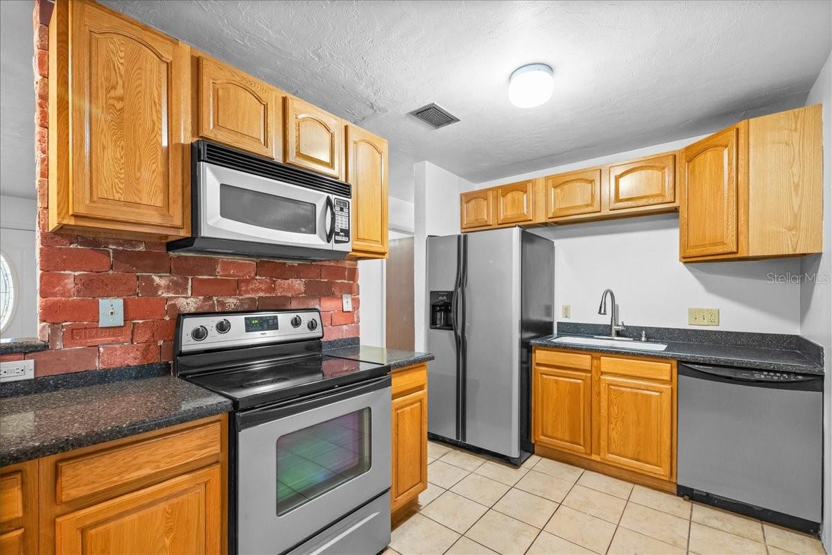Image 11 of 29 For 6205 26th Terrace