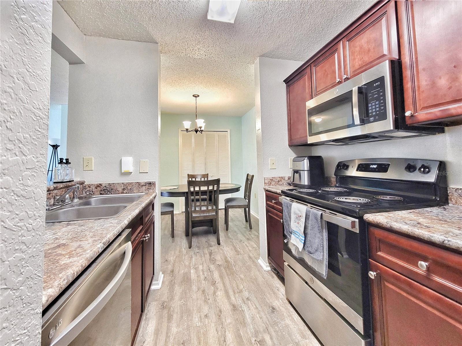 Image 12 of 34 For 3705 27th Street 316