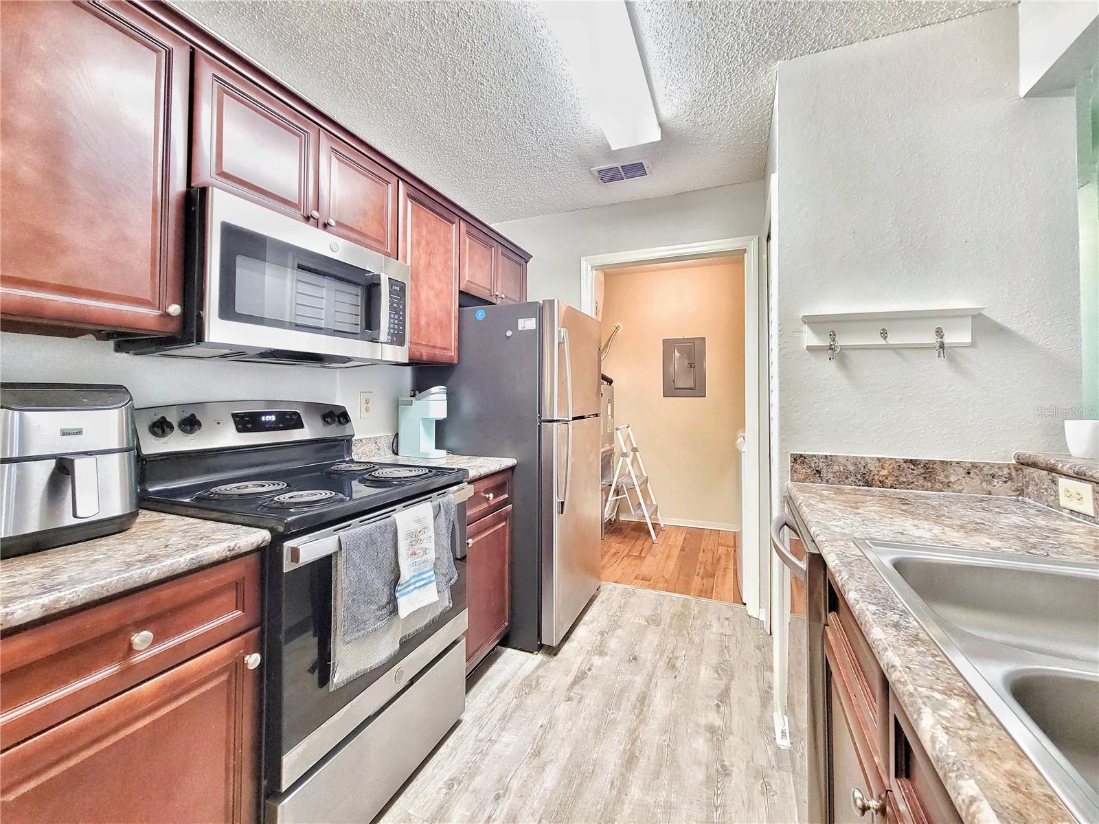 Image 13 of 34 For 3705 27th Street 316