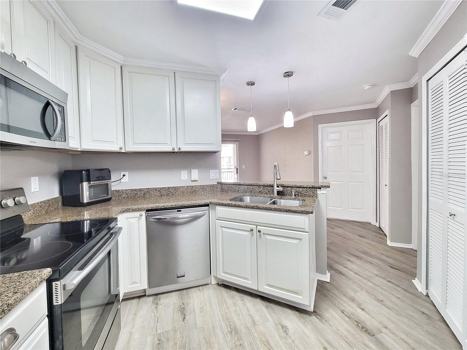 Image 10 of 22 For 3705 27th Street 824