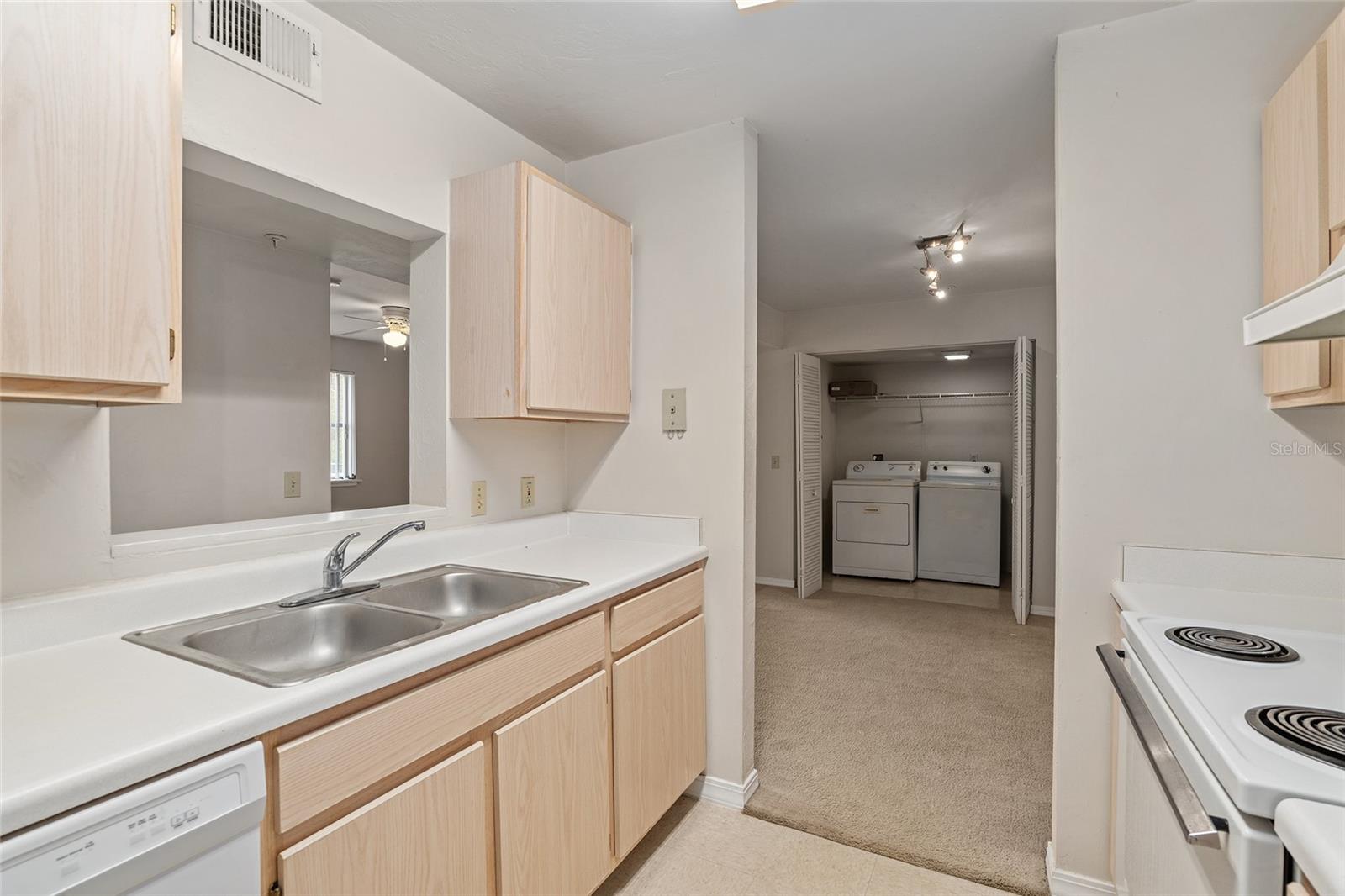 Image 19 of 33 For 2360 Archer Road 607