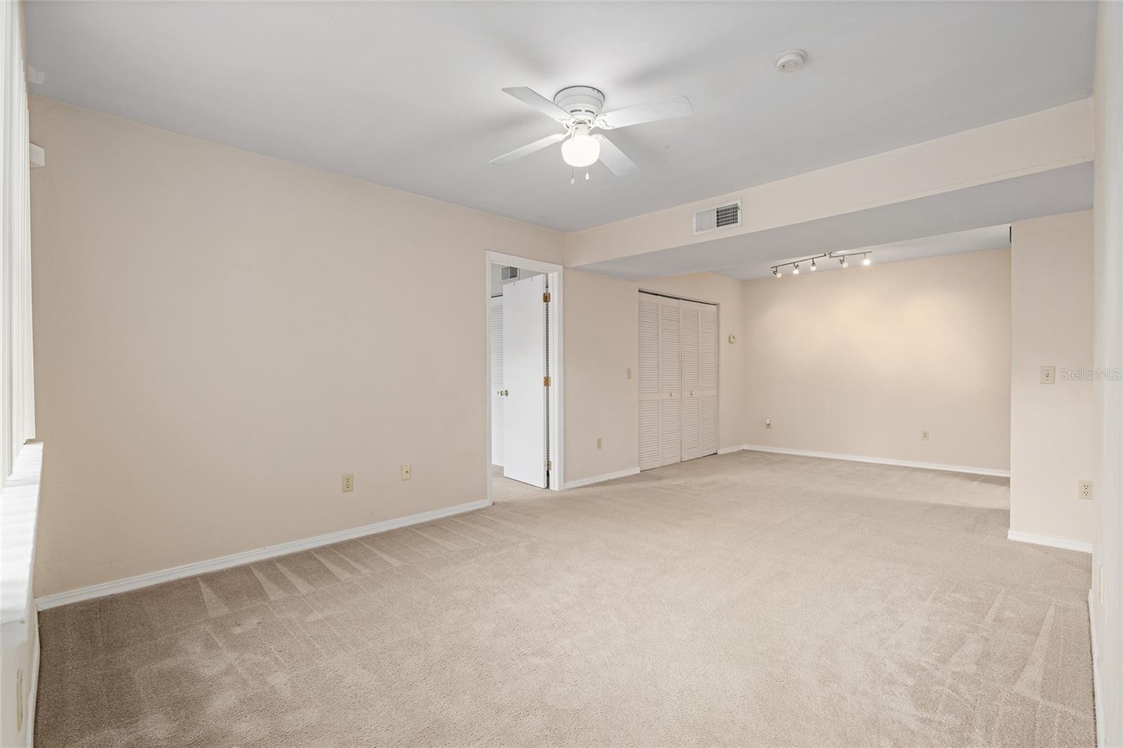 Image 5 of 33 For 2360 Archer Road 607