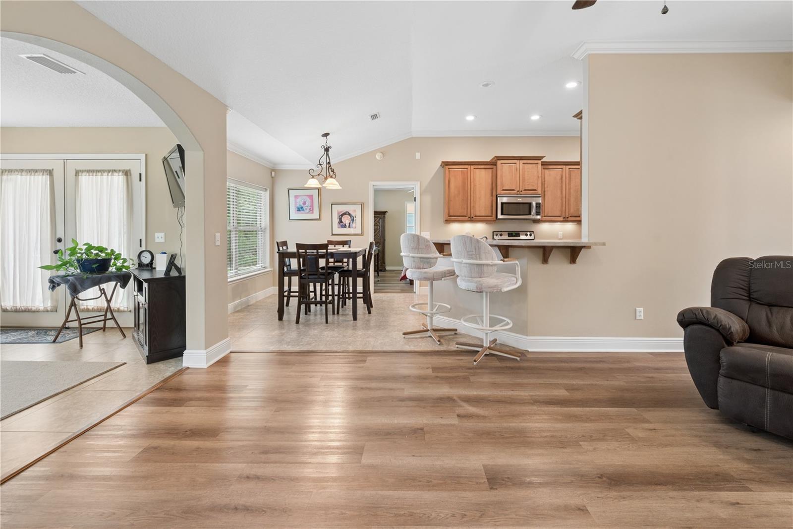 Image 11 of 51 For 376 Fieldstone Court