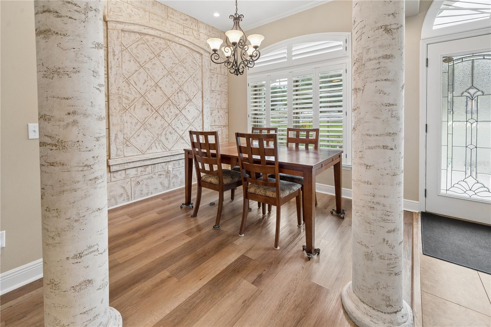Image 13 of 51 For 376 Fieldstone Court