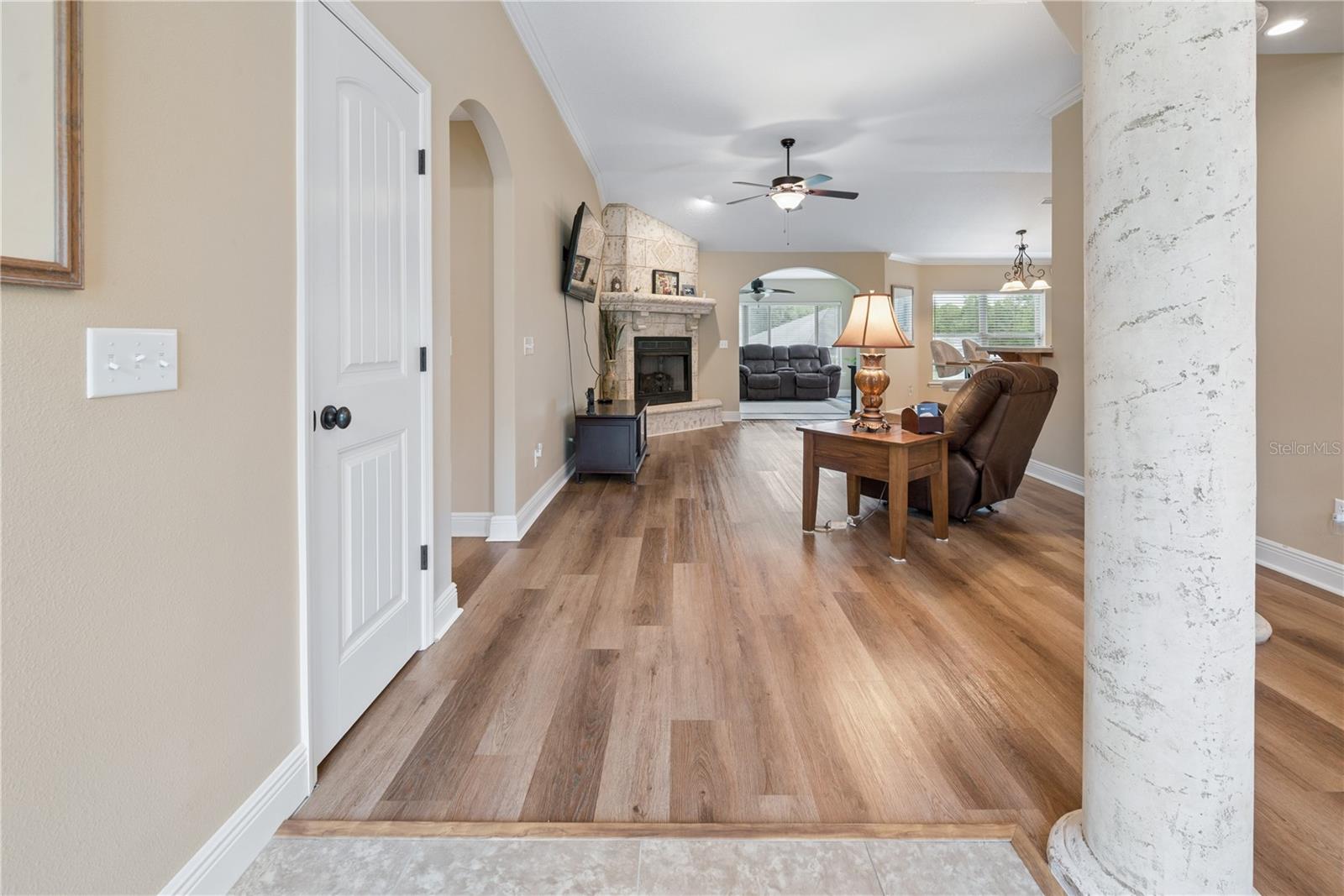 Image 16 of 51 For 376 Fieldstone Court