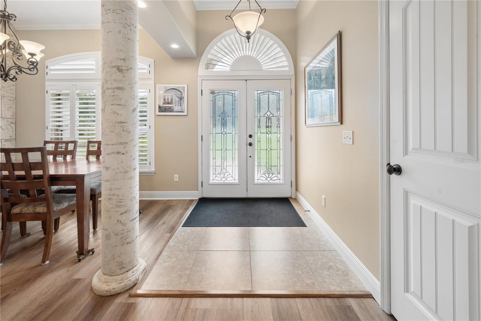 Image 17 of 51 For 376 Fieldstone Court