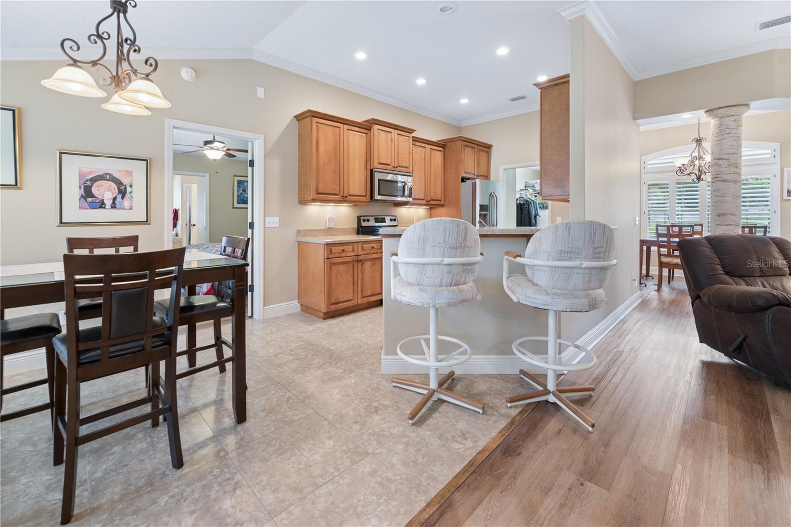 Image 19 of 51 For 376 Fieldstone Court