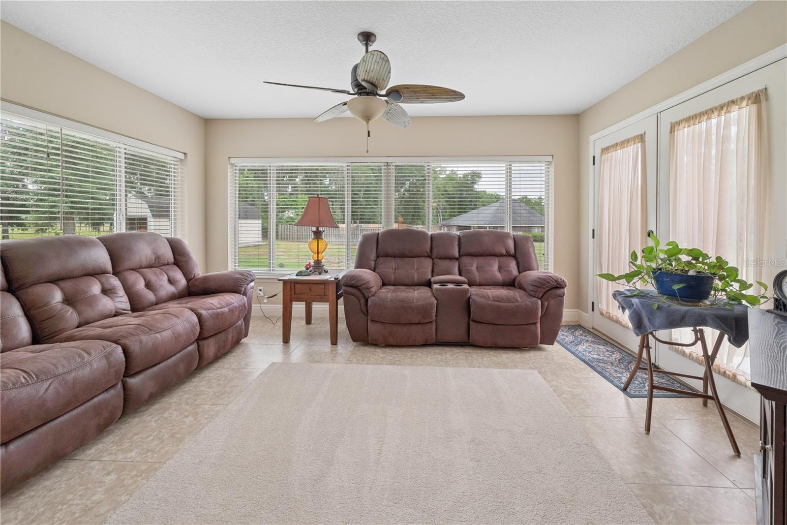 Image 22 of 51 For 376 Fieldstone Court