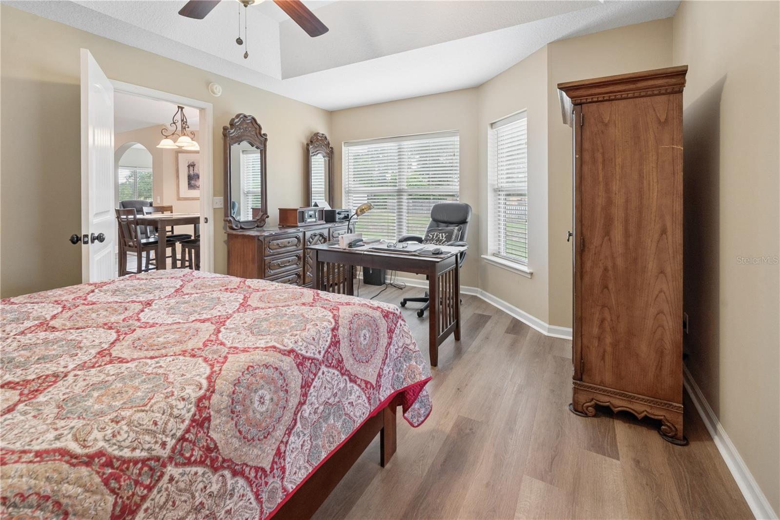 Image 34 of 51 For 376 Fieldstone Court