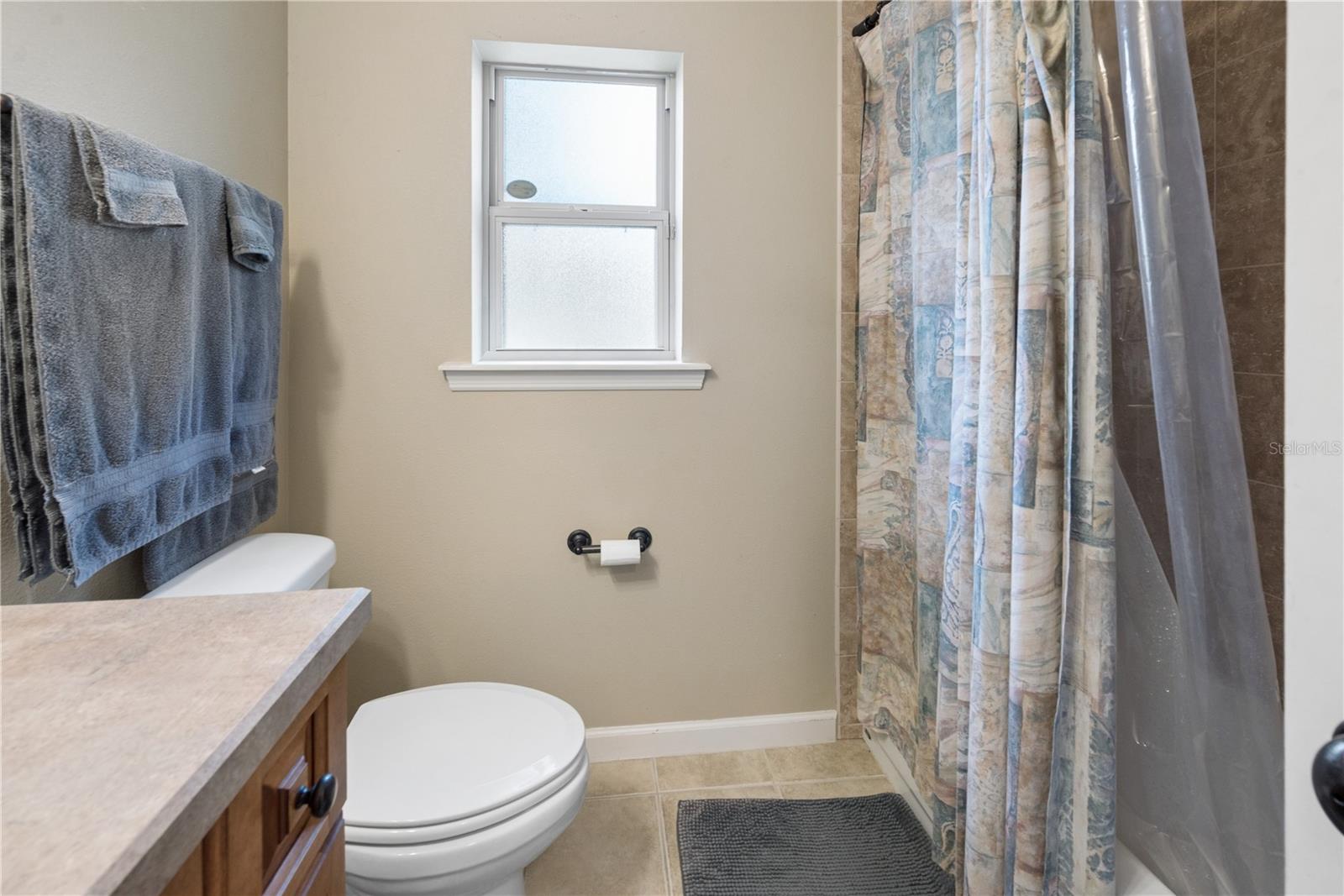 Image 38 of 51 For 376 Fieldstone Court