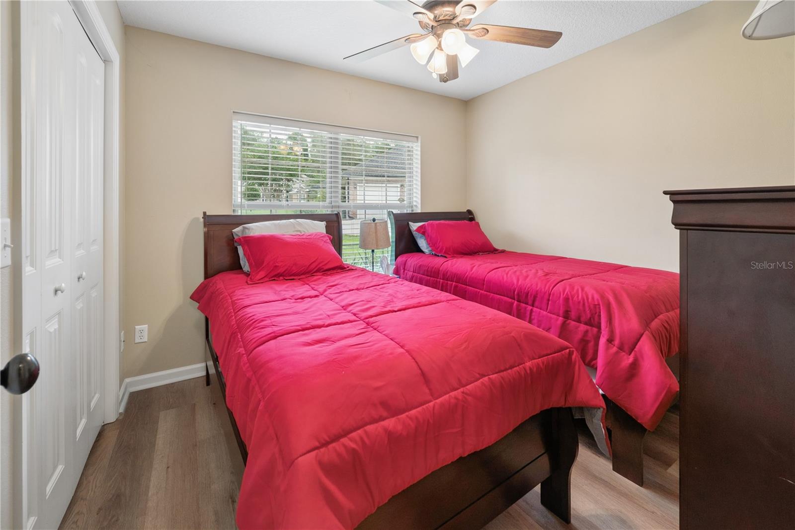 Image 41 of 51 For 376 Fieldstone Court