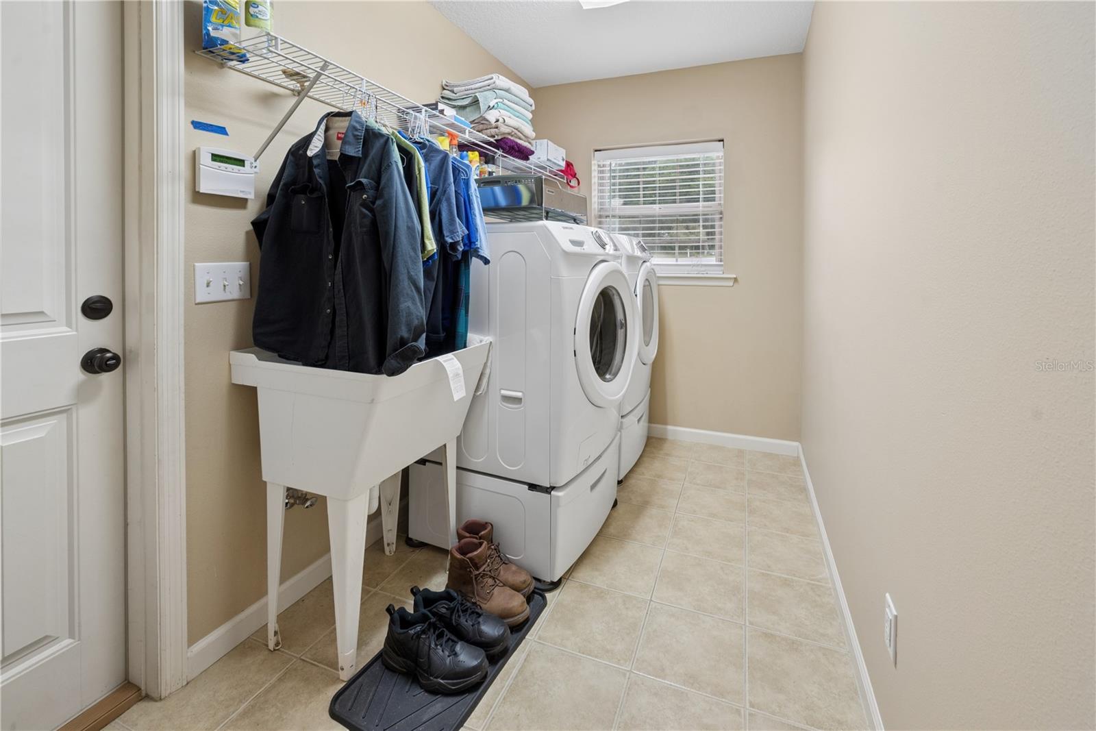 Image 43 of 51 For 376 Fieldstone Court