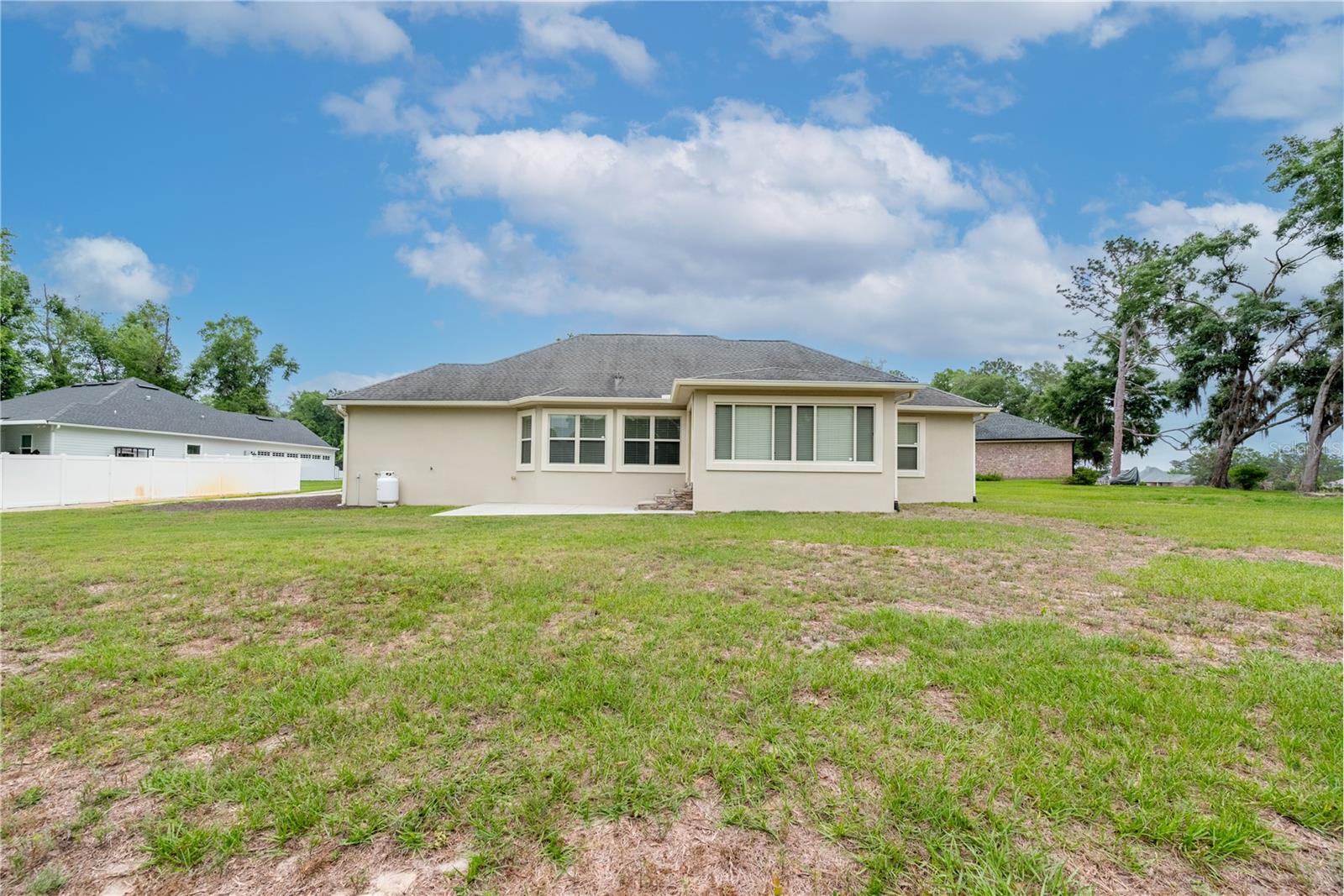 Image 8 of 51 For 376 Fieldstone Court