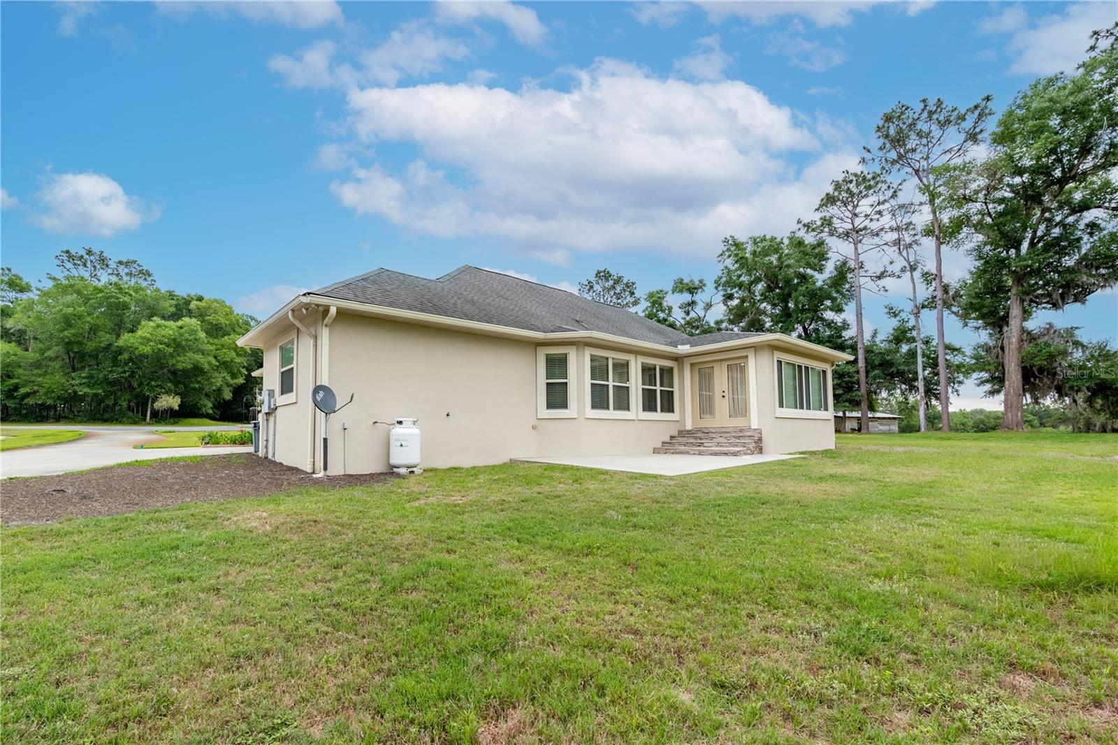 Image 9 of 51 For 376 Fieldstone Court