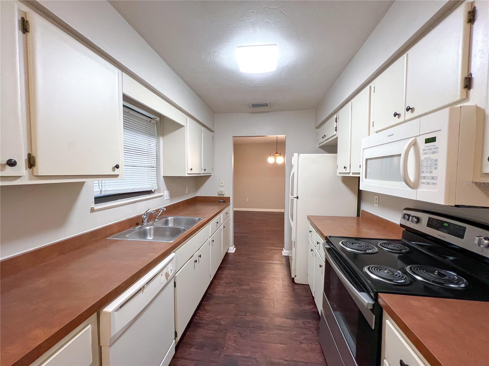 Image 6 of 17 For 720 77th Terrace