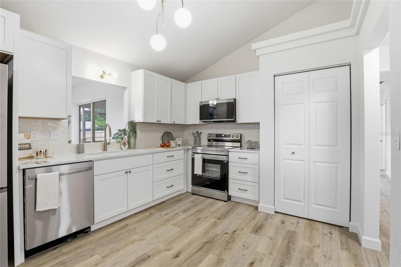 Image 11 of 44 For 15857 249th Terrace