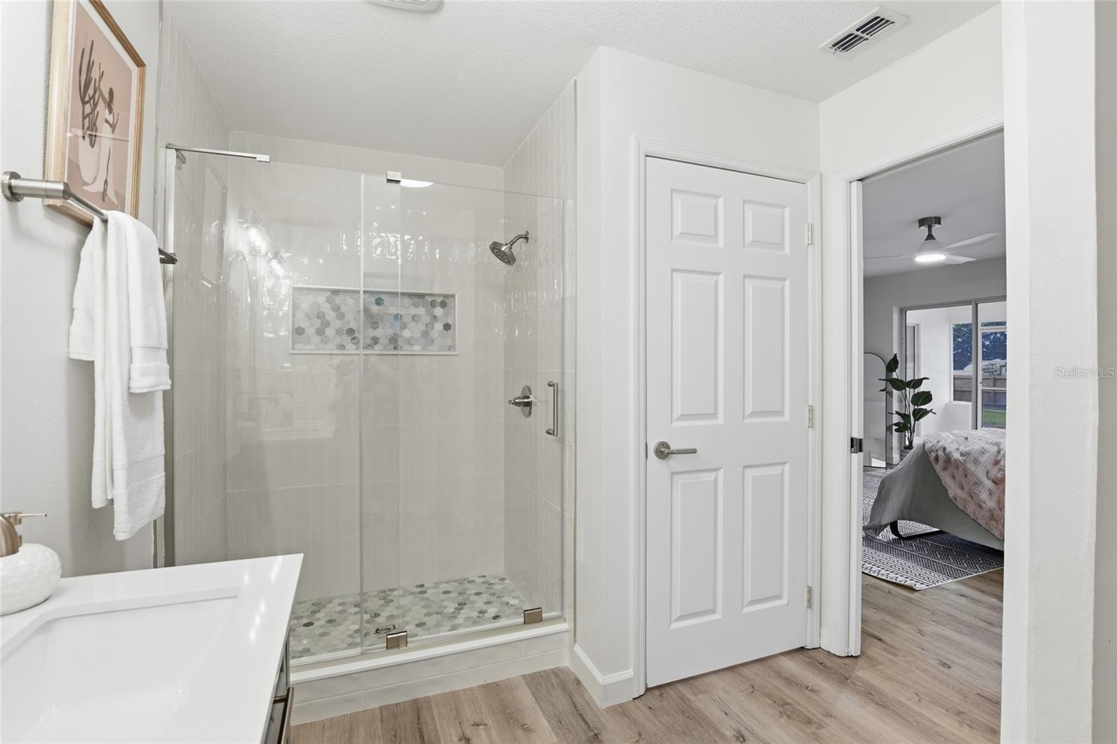 Image 21 of 44 For 15857 249th Terrace