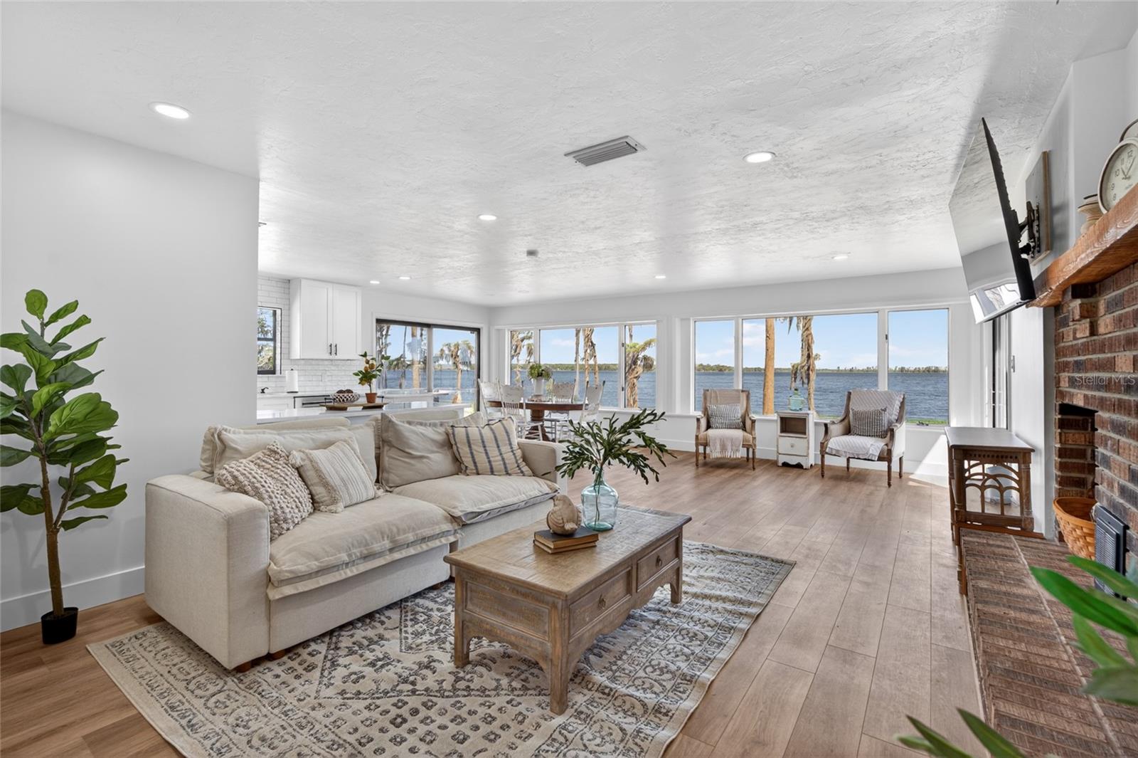 Image 16 of 63 For 2473 30th Street