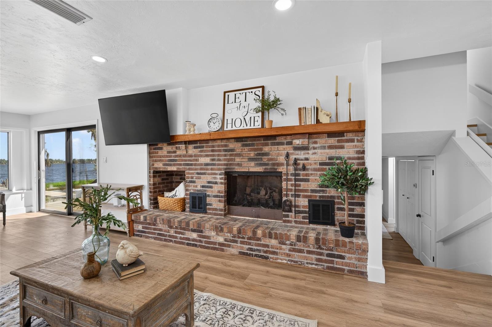 Image 17 of 63 For 2473 30th Street