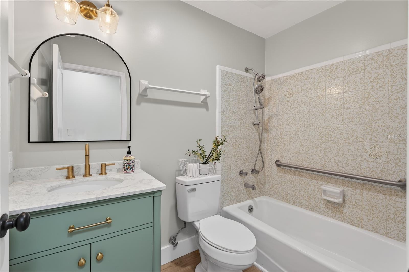 Image 46 of 63 For 2473 30th Street