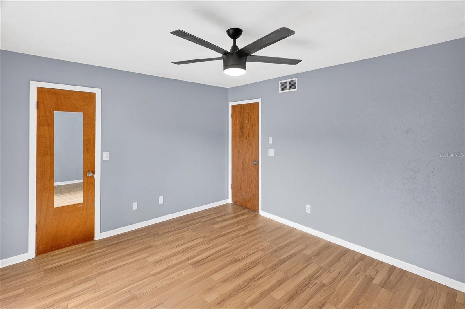 Image 16 of 39 For 2941 39th Avenue