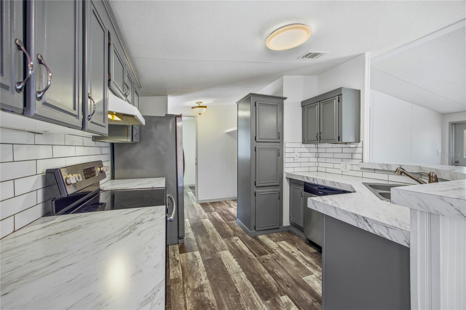 Image 18 of 68 For 4950 80th Street