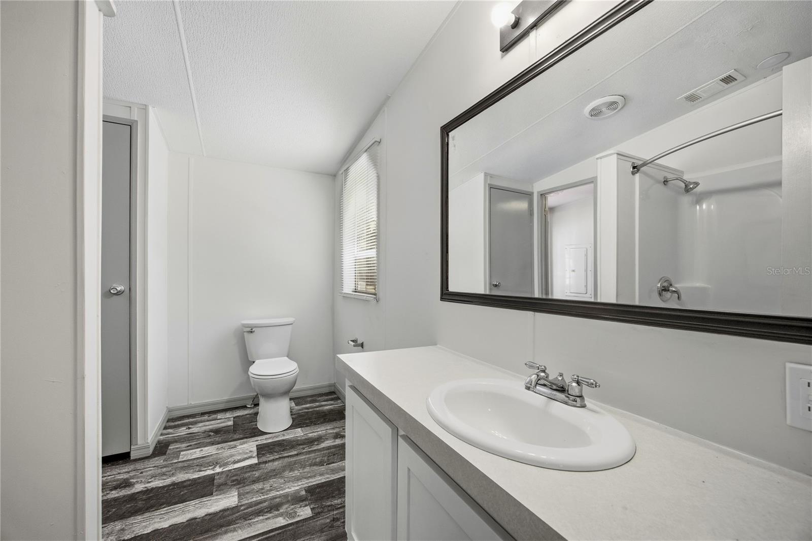 Image 23 of 68 For 4950 80th Street