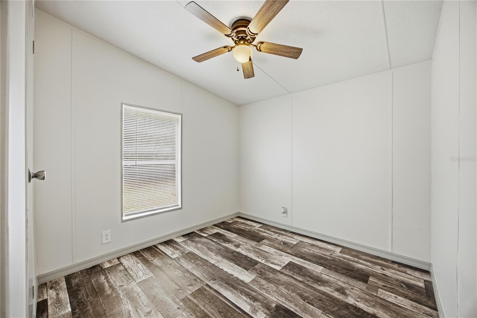 Image 27 of 68 For 4950 80th Street