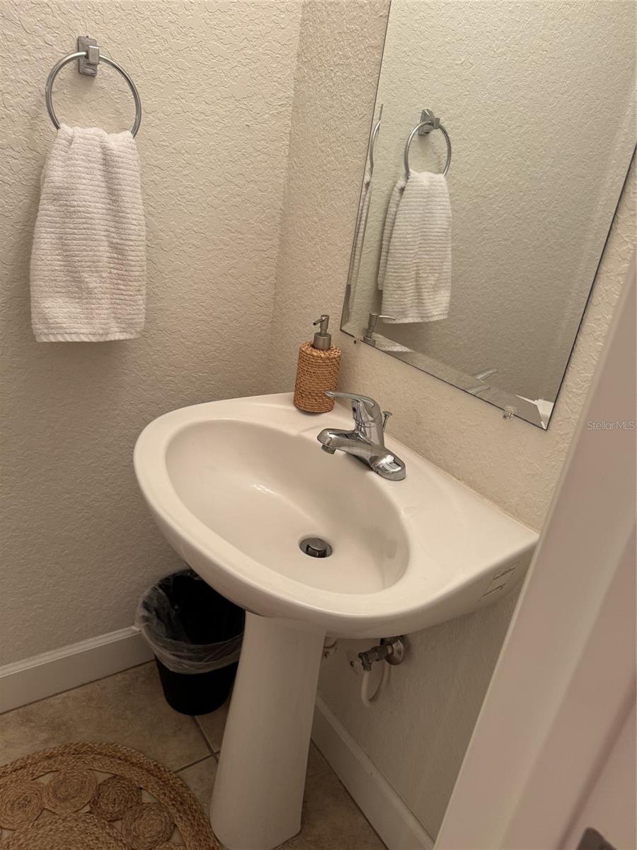 Image 18 of 23 For 2508 35th Place M75