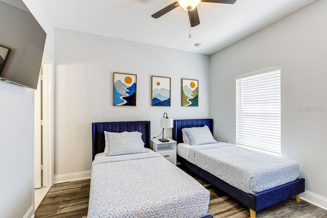 Image 22 of 27 For 4988 43rd Avenue 103