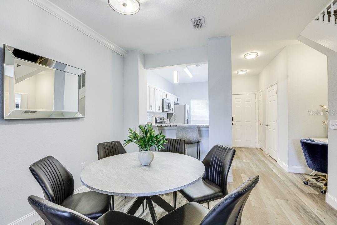 Image 4 of 27 For 4988 43rd Avenue 103