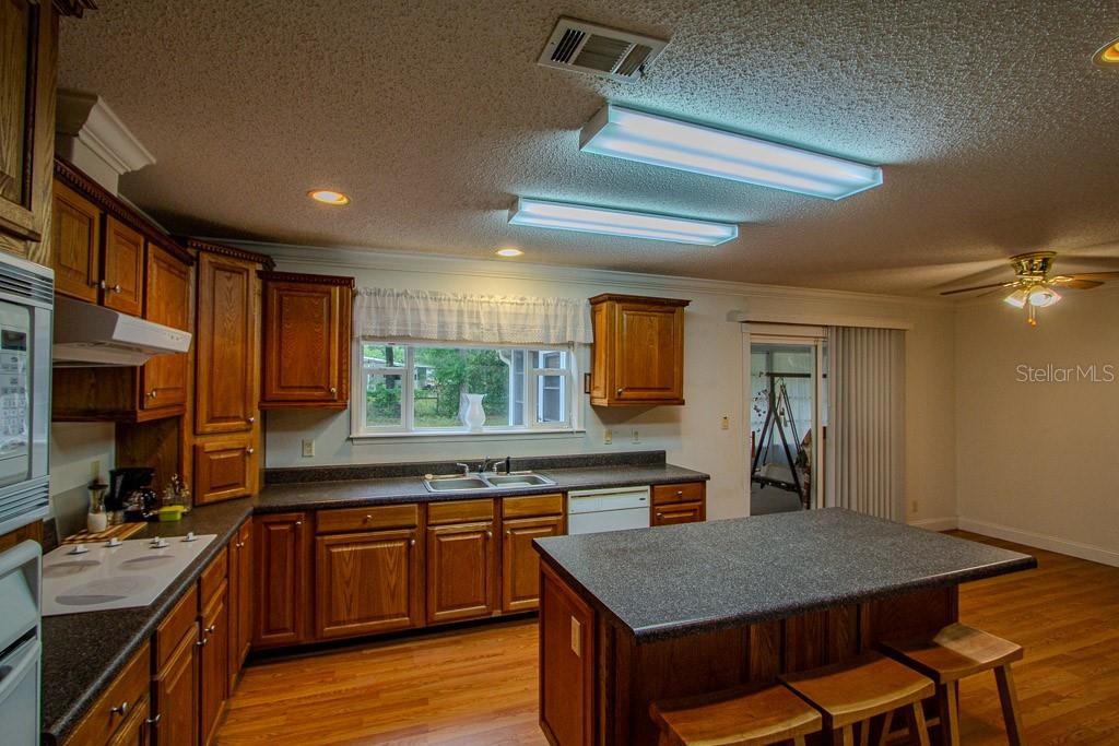 Image 10 of 14 For 141 Maid Marion Lane