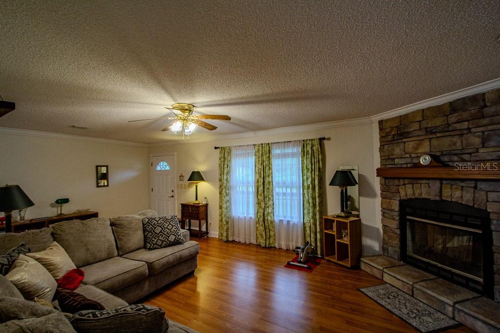Image 7 of 14 For 141 Maid Marion Lane