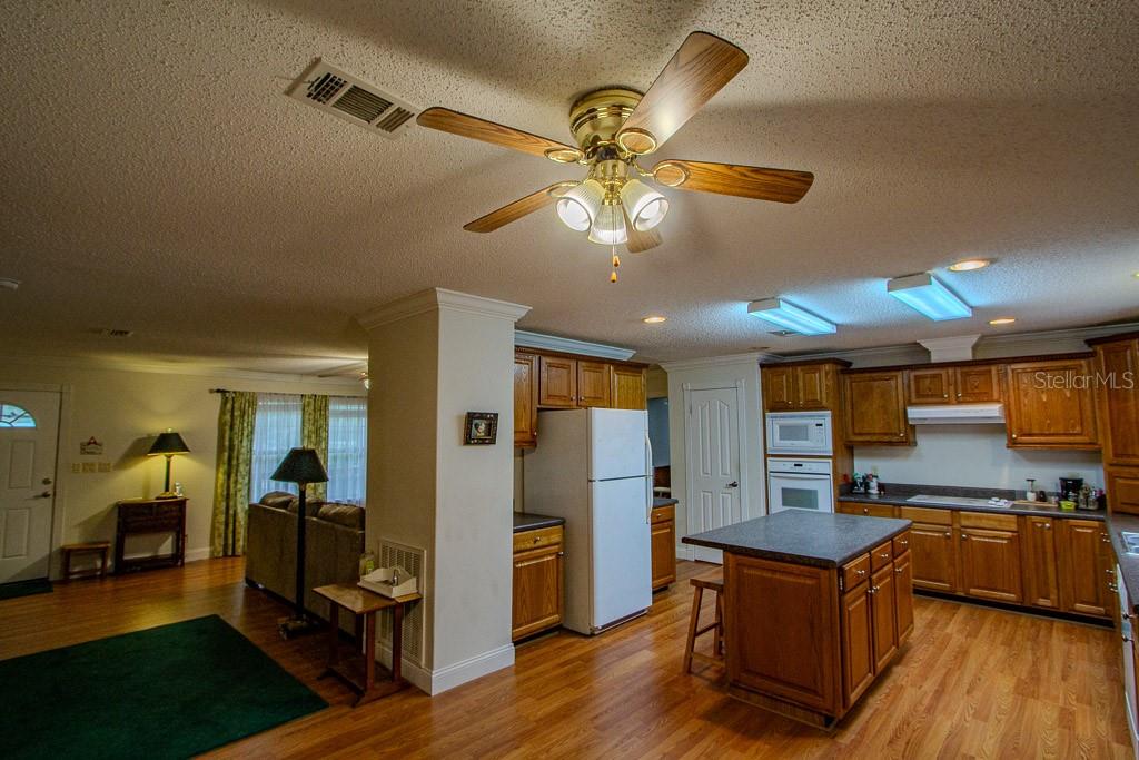 Image 8 of 14 For 141 Maid Marion Lane