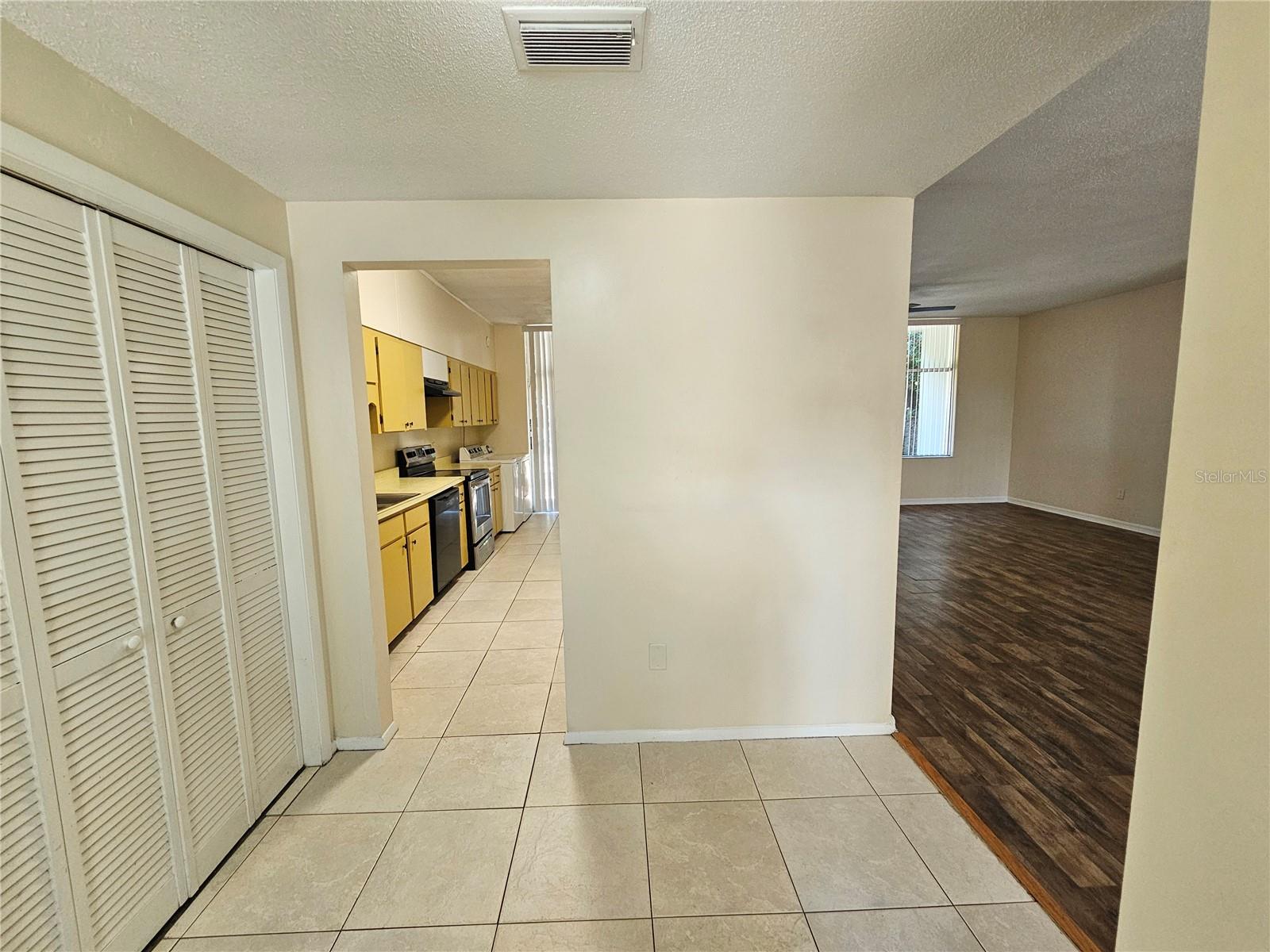 Image 4 of 80 For 2818 2nd Avenue