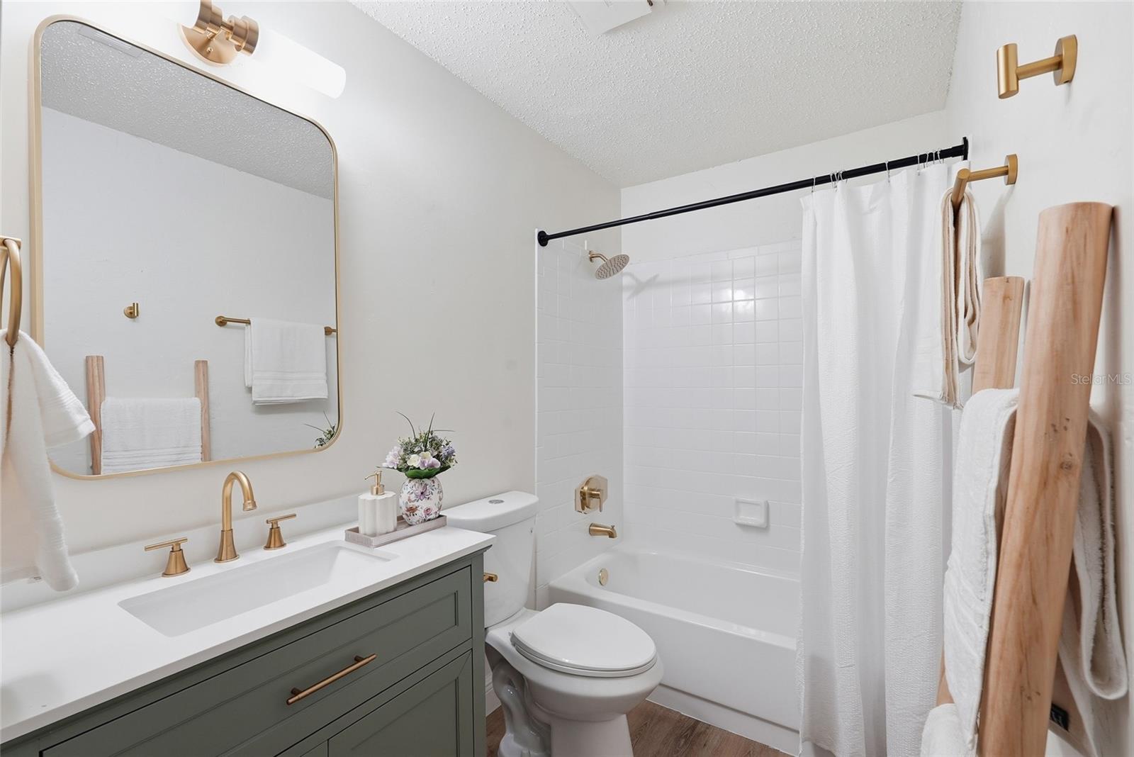 Image 22 of 28 For 2264 36th Avenue