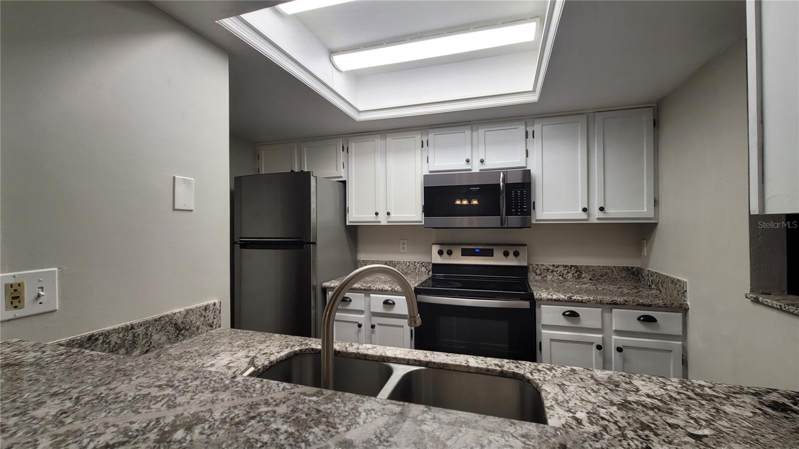 Image 6 of 13 For 819 Sw 57th Terrace