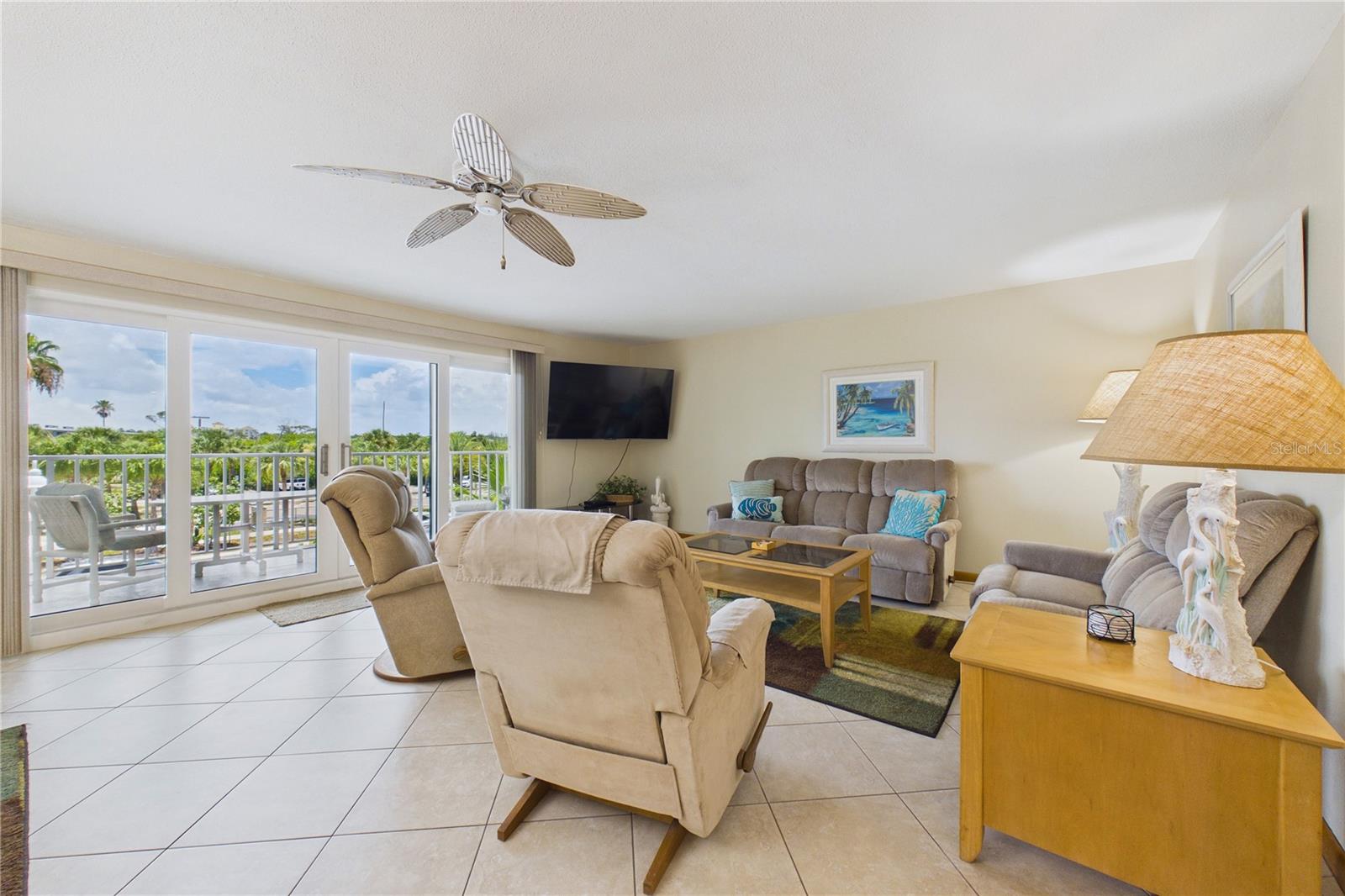 Image 11 of 50 For 19610 Gulf Boulevard 206