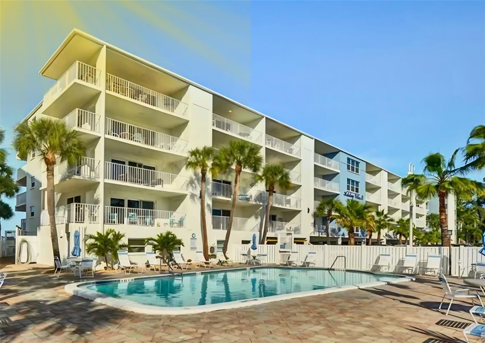 Image 34 of 50 For 19610 Gulf Boulevard 206