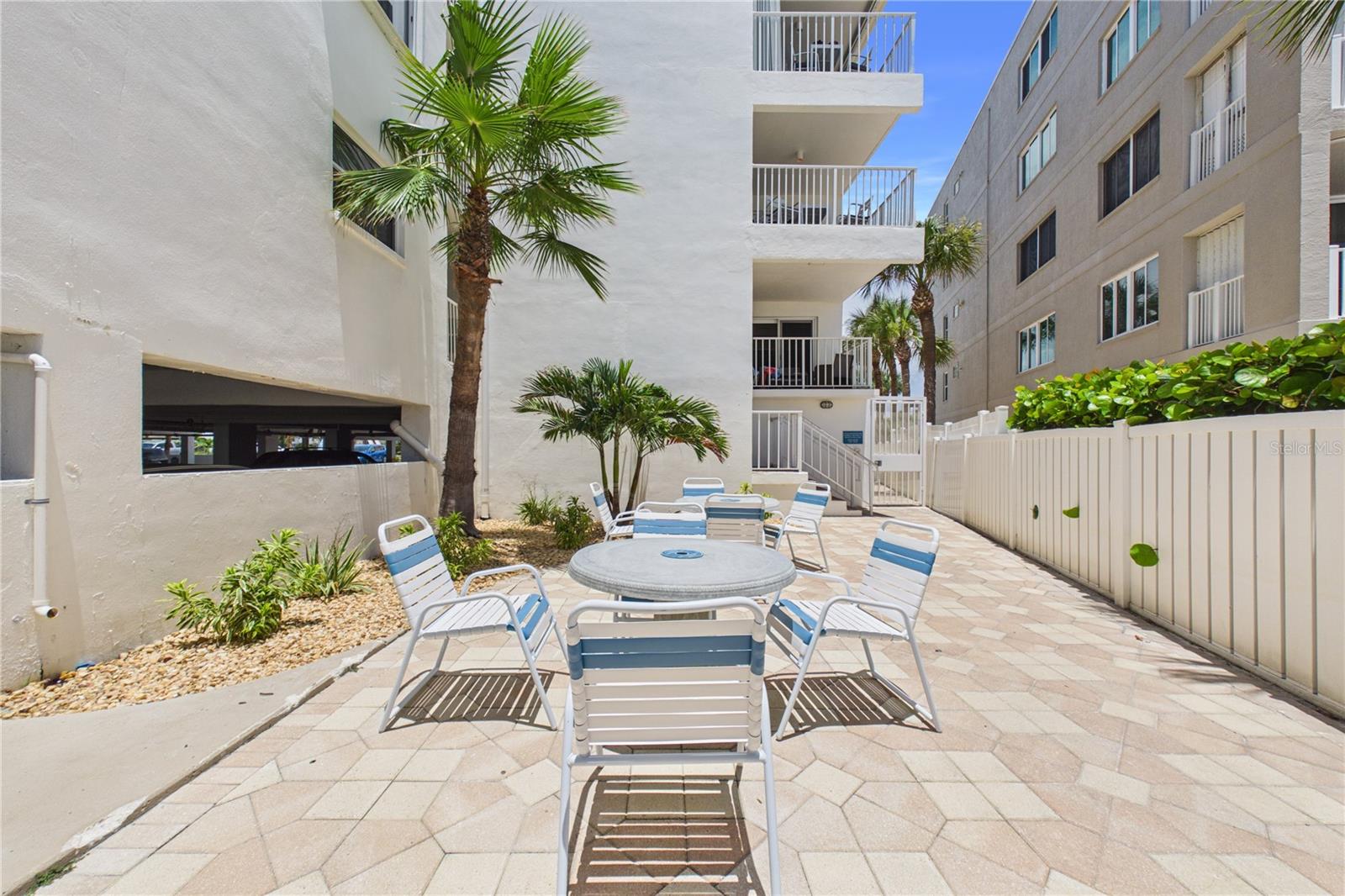 Image 35 of 50 For 19610 Gulf Boulevard 206
