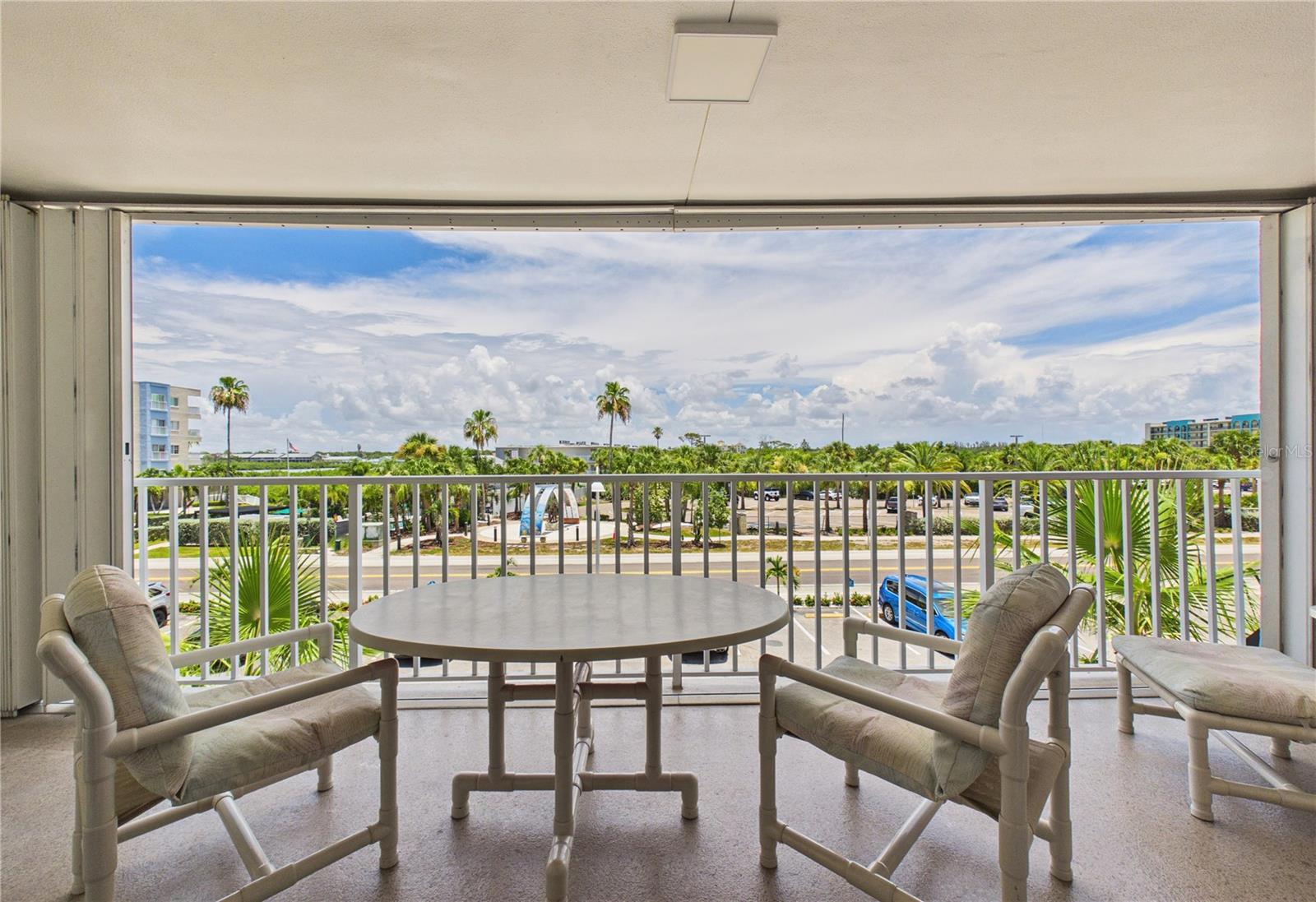 Image 6 of 50 For 19610 Gulf Boulevard 206